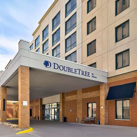 Doubletree By Hilton Davenport Hotel